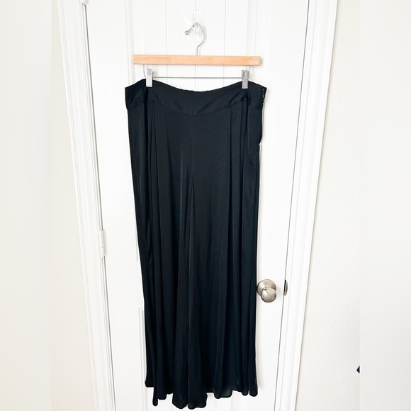 Soft Surroundings Flowy Black Wide Leg Pants Size Medium - Picture 1 of 2